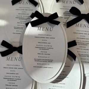 Menu papierowe Helena – elegancja z aksamitną kokardką
